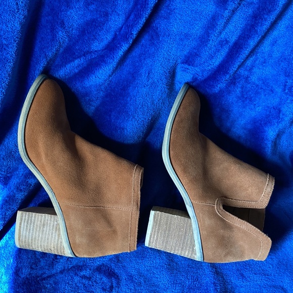 Suede like slip on Rusty tan boot size 8 - Picture 6 of 12